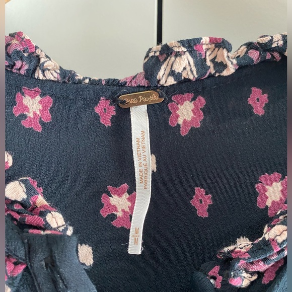 Free People Calico Skies Button Up Dress Women’s Size Medium Navy Blue Floral - Picture 6 of 13